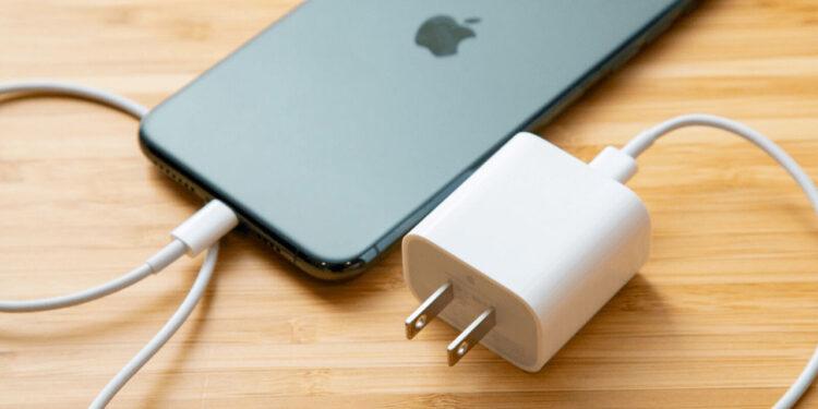 Şarj Adaptörsüz Gelen iPhone 12, Aksesuar Pazarını %30 Büyütecek