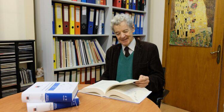 Mühendislik Bilimleri Sözlüğü Projesinin Yürütücüsü Prof.Dr.Bülent Sankur’a IEEE Türkiye Ömür Boyu Başarı Ödülü Verildi