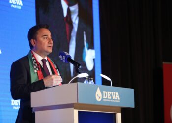 Babacan: ‘Sayın Cumhurbaşkanı, yanlış kararlarla harcadığınız yüz milyarlarca dolar için millete açıklama borcunuz var’