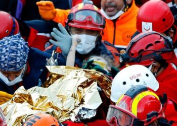İzmir’de Saat Hala 14.51