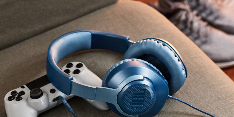 JBL, Quantum Serisi Oyuncu Kulaklığını Tanıttı
