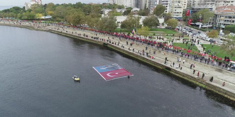 Kadıköy’de 9’u 5 Geçe ATA’ya Saygı Zinciri