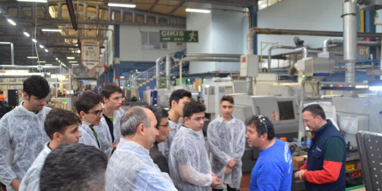 Gençler Bu Makine Eğitimini Sevdi