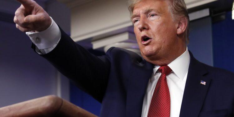 Trump, Amerikalıların Çin Ordusuyla Bağlantılı 31 Şirkete Yatırım Yapmasını Yasakladı