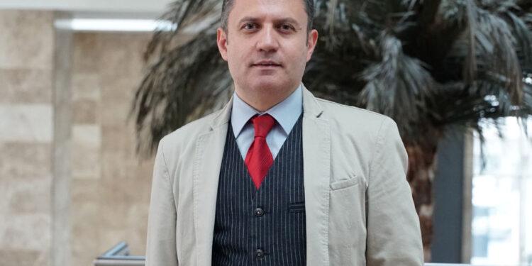 Doç. Dr. Hasan Sınar: “Sosyal Medya Hiç Kullanılamaz Hale Gelebilir”