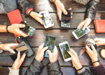 ABD’de Öğrencilerin Çıplak Fotoğraflarını Çalan Okul Müdürü 27 Milyon TL Para Cezasına Çarptırıldı