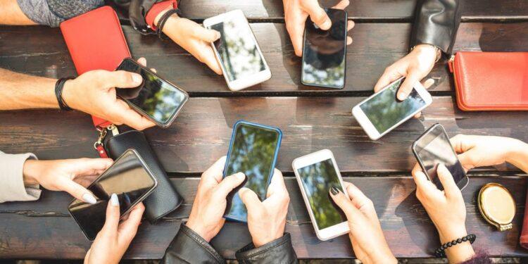 ABD’de Öğrencilerin Çıplak Fotoğraflarını Çalan Okul Müdürü 27 Milyon TL Para Cezasına Çarptırıldı