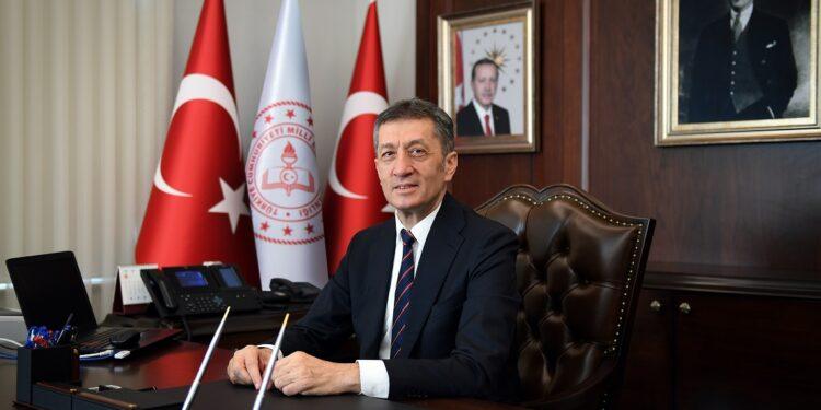 Ziya Selçuk EBA’nın Günlük 3 Milyona Yakın Canlı Ders Verdiğini Söyledi
