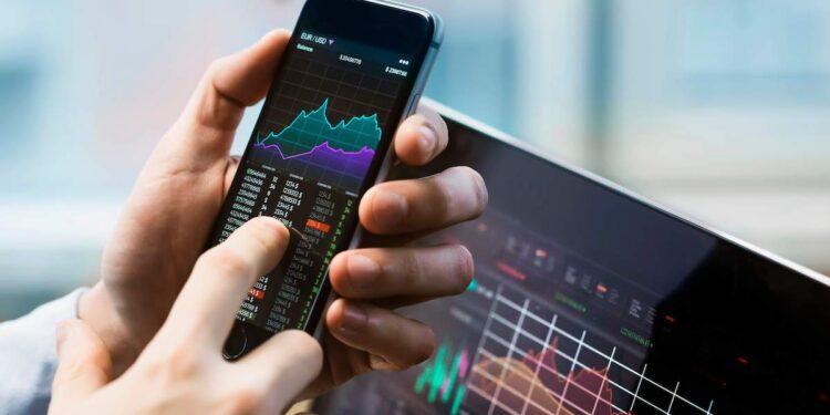 Her Gün 1 Milyon Yatırımcı Online Ticaret Platformu Üzerinden İşlem Yapıyor