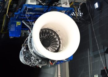 Rolls-Royce, İş Jetleri İçin %100 Sürdürülebilir Havacılık Yakıtının İlk Testlerini Gerçekleştirdi