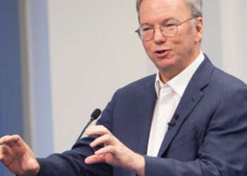 Eric Schmidt, Joe Biden’ı 5G Konusunda Uyardı