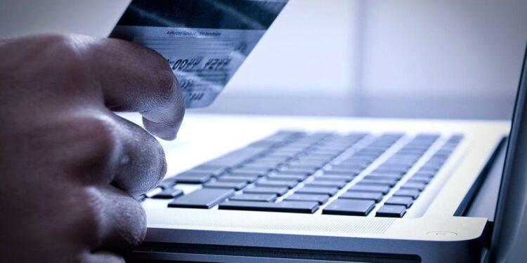 Online Alışverişi Korkarak Yapıyoruz