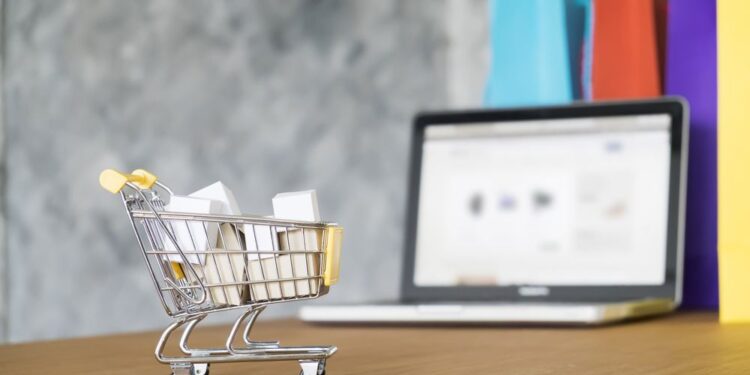 Global E-Ticaret Raporu Türkiye’de Günlük 7,5 Saat Çevrimiçi Olduğumuzu Gösteriyor