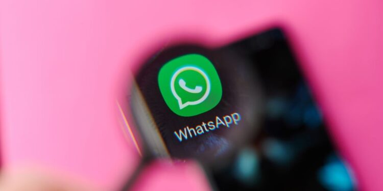 Pembe WhatsApp’a Sakın Aldanmayın