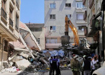 İmamoğlu’ndan “Hasar Tespit” Sitemi: “Bazı Binalara Belediyeler Sokulmuyor Bile”