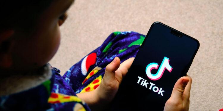TikTok, 18 Yaşından Küçük Kullanıcılara Sınırlamalar Getirdi