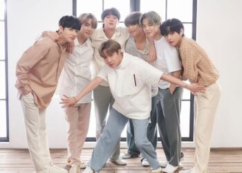 Güney Kore Ekonomisine 40 milyar $ Kazandıran BTS’ye Yakından Bakalım