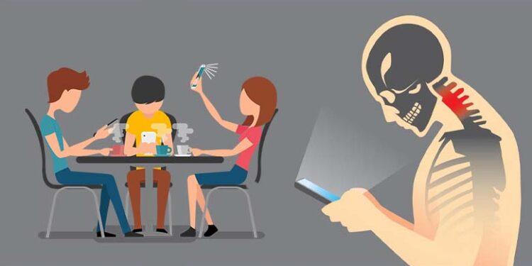 Cep Telefonunun Yanlış Kullanımı Boyun Ağrısı Sebebi