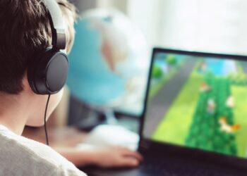 Anne Babaların Dikkat Etmesi Gereken Akıllı Telefon Trendleri