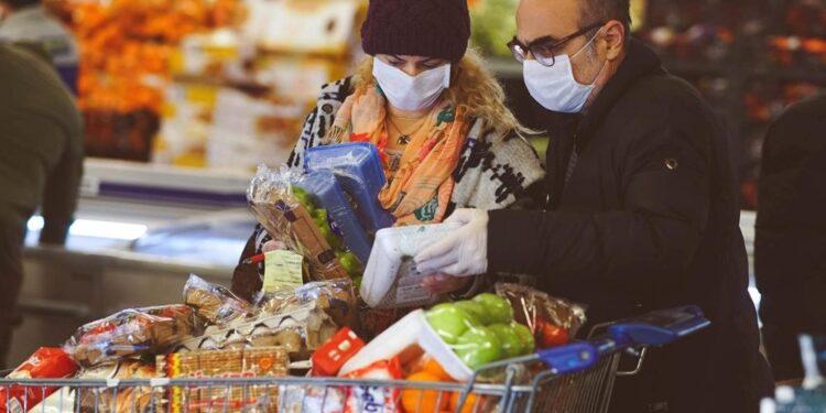 Salgın Dalgalarının Sonuçları: Sosyal Medya Mutsuz, Gıda Tüketim Bağımlılığı Mutlu Ediyor