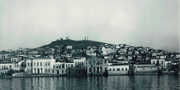 Ayvalık Eski Yel Değirmenleri Silüetine Kavuşuyor