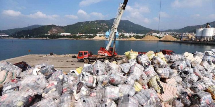 Çin, Yurtdışından Katı Atık Getiren 18 Limanı Kapattı