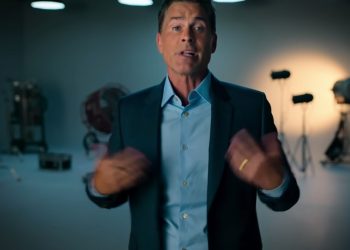 Netflix “Hollywood Klişelerinin Saldırısı”, Klişeleri Aktarmakta Zayıf Kalmış