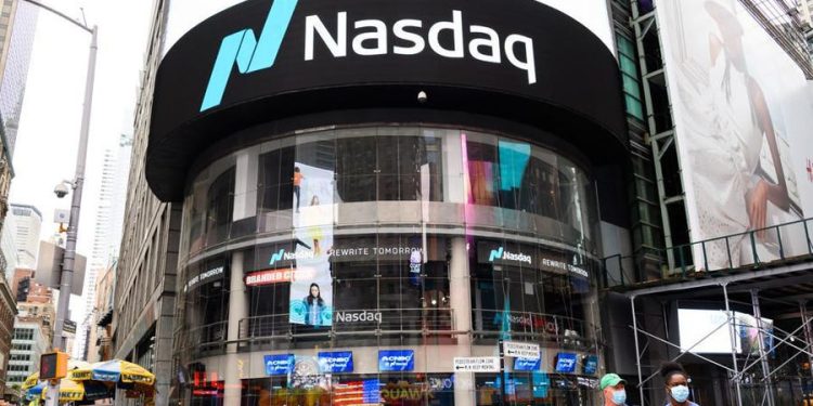 Teknoloji Borsası Nasdaq, 2008’den Beri En Kötü Yılını Kapatıyor, IBM ve VMware Kazançlı