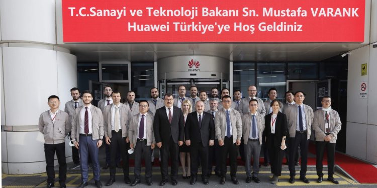 Bakan Varank: Huawei Örneğinde Olduğu Gibi, Ar-Ge Merkezlerine Desteğimiz Devam Edecek