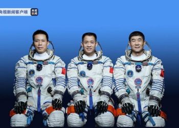 Shenzhou-13 Uzay Gemisinin Astronotları, Gemi Dışına Çıkmaya Hazırlanıyor