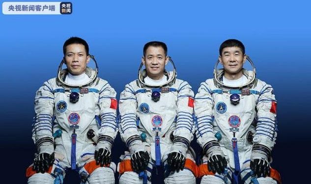 Shenzhou-13 Uzay Gemisinin Astronotları, Gemi Dışına Çıkmaya Hazırlanıyor