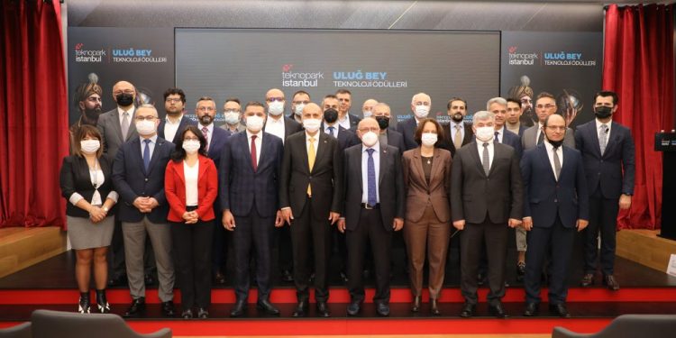 Teknopark İstanbul Uluğ Bey Teknoloji Ödülleri Sahiplerini Buldu