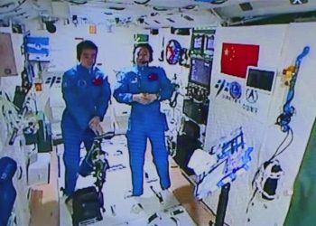 Çinli Astronotlar, Uzayda Akıllı Ev Konforu Yaşıyor