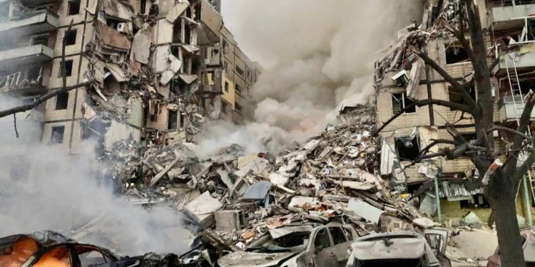 Ukrayna’da, Ruslar Elektrik Şebekesine Saldırdıkça Haberleşme Zorlaşıyor