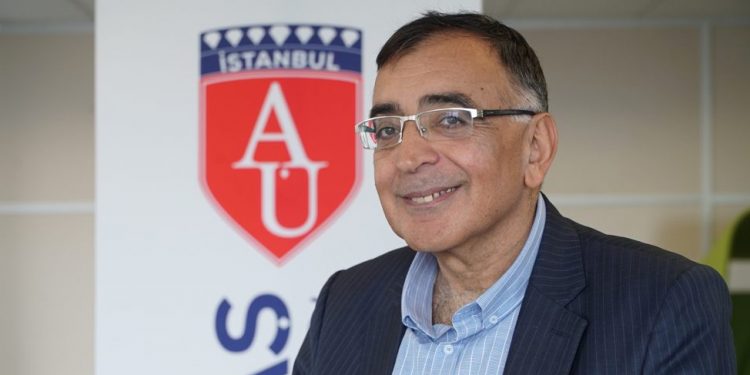 Prof. Dr. Hayri Kozanoğlu: “Türkiye, 2022’ye Rekor Enflasyonla Girdi”
