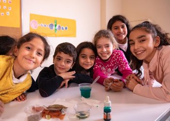 Adımlar 421 Öğrencinin Eğitimine Destek Oldu