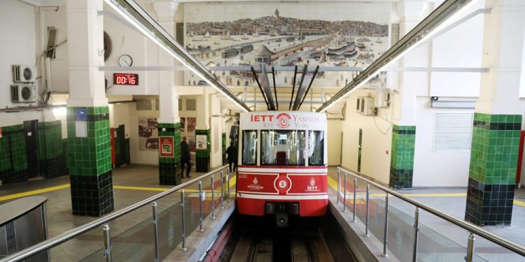 Karaköy Tüneli 147 Yaşında