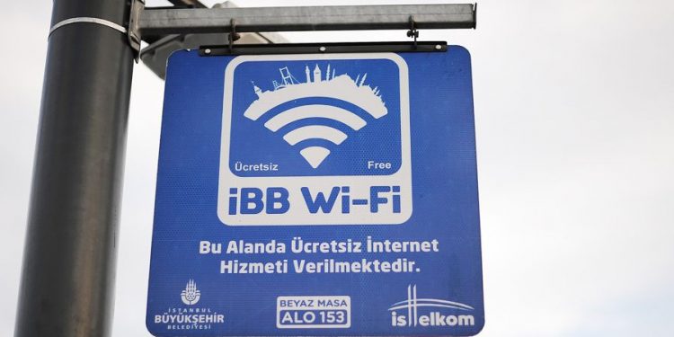 İstanbullular ve Turistler Ücretsiz İnterneti Sevdi
