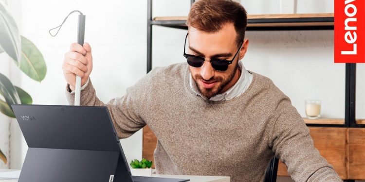 Lenovo “Görme Engelsiz Bilgisayar” Sunuyor