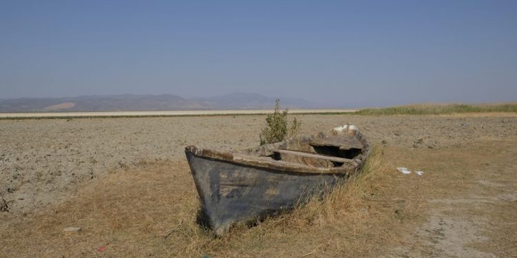 Manisa’nın Kuş Cenneti Marmara Gölü Kuruyor
