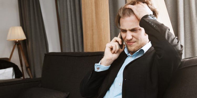 Cep Telefonu Beyin Tümörünü Tetikliyor : Günde 4,8 saat Telefondayız