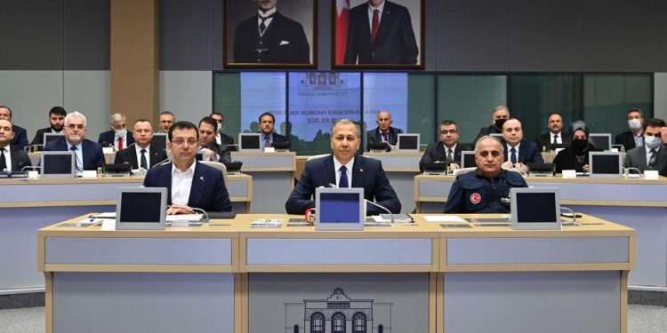 İstanbul Beklenen Kar Yağışına Hazır
