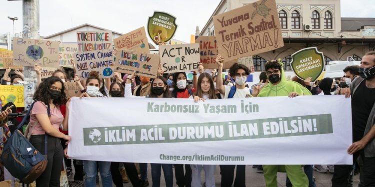 25 Mart Küresel İklim Grevinde Milyonlarca Genç Sokaklarda Olacak