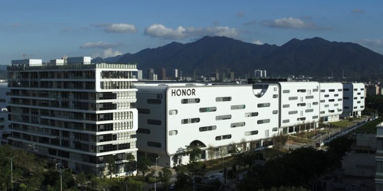 HONOR, Çin’de En Çok Satış Yapan Akıllı Telefon Markası Oldu