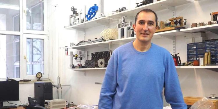 Deprem Dalgasını Binadan Geri Döndürerek, Etkisini Yok Etmek Mümkün!