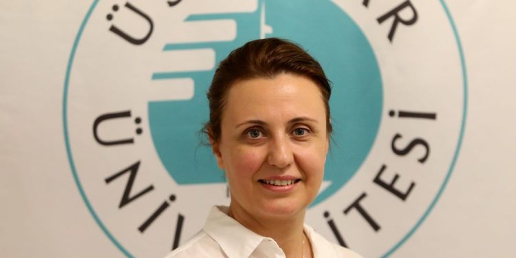 Doç. Dr. Esennur Sirer: “Moderatör; Hâkim Değil, Hakem Olmalı!”