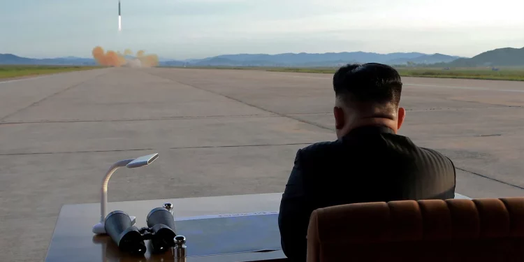 Kuzey Kore’nin Yeni Füzesinin Kuzey Amerika’yı Vurabileceği Tahmin Ediliyor