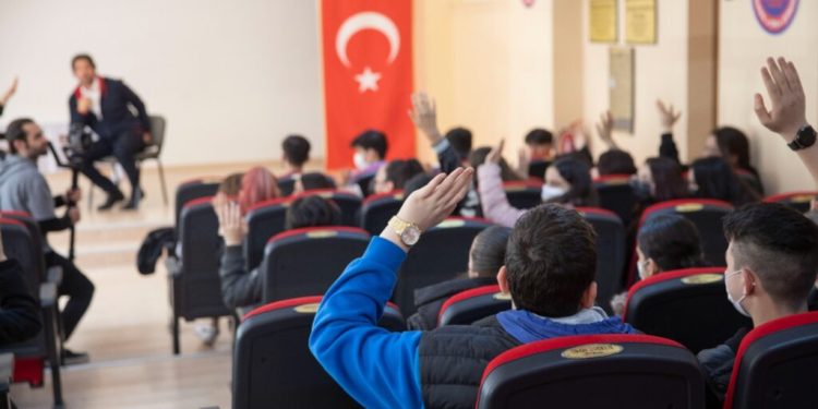 A1 Capital, Liselerde Finansal Okuryazarlık Eğitimlerine Başladı