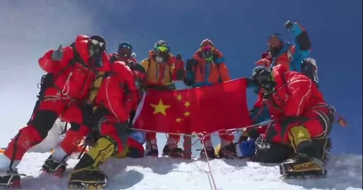 Çinli Bilim İnsanları, “Dünyanın Damına” Meteoroloji İstasyonu Kurdu