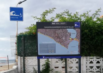 İstanbul Sahillerine 100 Tsunami Tabelası